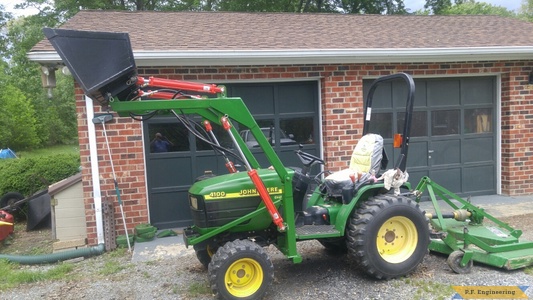 John Deere 4100 loader bucket curled by Mario