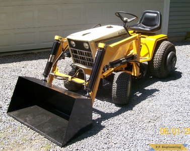 cub cadet 1872 garden tractor loader bucket at rest