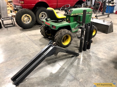 Dan W. Eureka IL Loader frame and bucket for John Deere 420